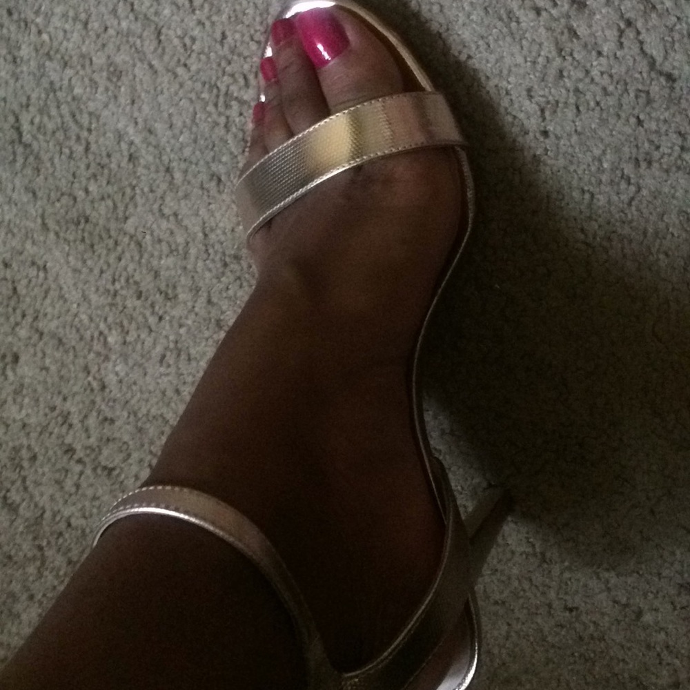 ROSE GOLD PUMPS (heels)